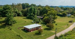 Welcome to Little Yardley Farm